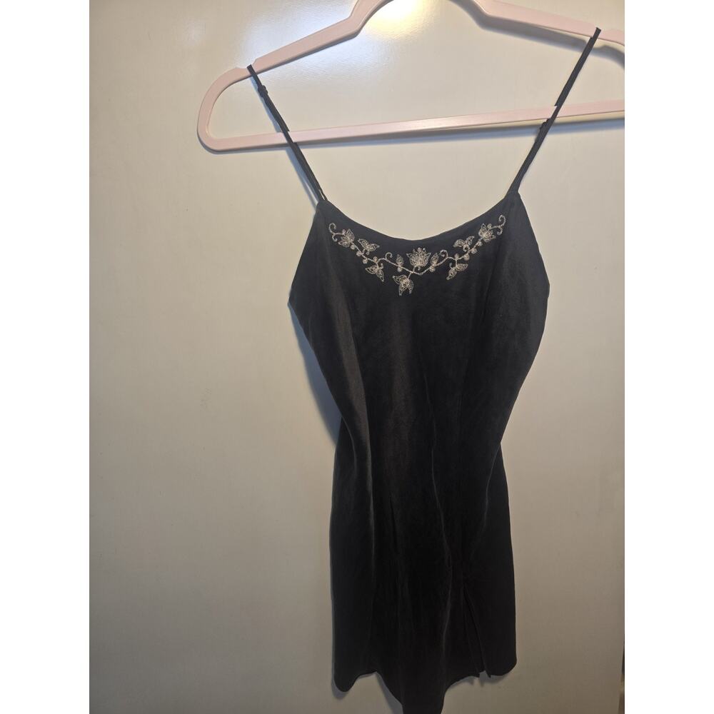 Vintage Y2K Victoria’s Secret 100% Silk Black Embroider Slip Dress Nightgown XS